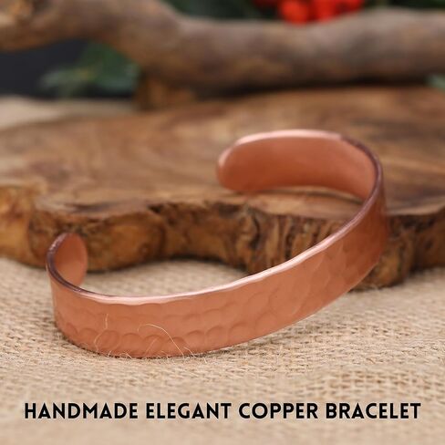 سوار من النحاس النقي مصنوع يدويًا للنساء والرجال - سوار نحاسي سميك لتخفيف الآلام وتخفيف التوتر - أساور نحاسية منحوتة قابلة للتعديل لتناسب العديد من أحجام المعصم - السُمك الأكثر مثالية، بسمك 2 مم، سهل التشكيل. in Kuwait