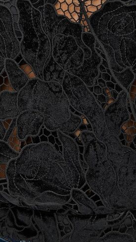 بلوزة Loralie المخملية الملفوفة للسيدات من Generation Love in Kuwait