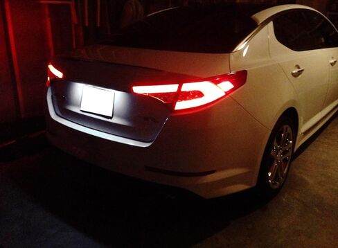 مجموعة إضاءة لوحة ترخيص LED كاملة 3 وات من iJDMTOY OEM-Fit متوافقة مع 2011-16 Hyundai Elantra Sedan و11-18 Kia Forte Sedan، مدعومة بـ 18-SMD Xenon White LED in Kuwait