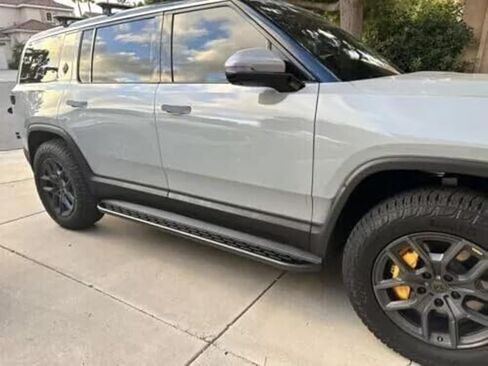 لوحة الجري تناسب سيارة GMC Acadia 2024 2025 2026 من الألومنيوم الأسود بالكامل بدواسات سلالم لحماية السيارة مع براغي مثبتة 2 قطعة/المجموعة in Kuwait