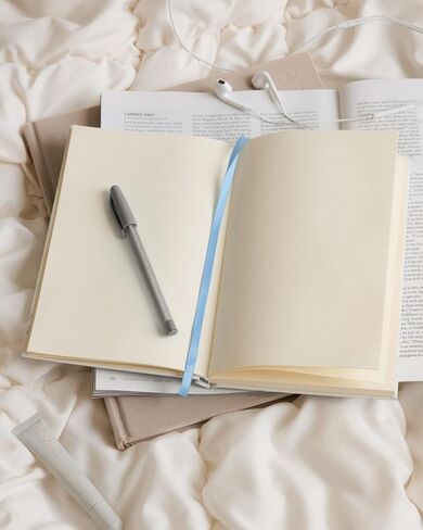 xo، مجلة عروس فيتي | ملاحظات الزفاف، هدية الزفاف، دفتر التخطيط للعزوبية، الصفحات الفارغة، مذكرات التذكار، القرطاسية in Saudi Arabia