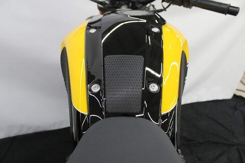 مقابض خزان TechSpec Gripster - متوافقة مع YAMAHA XSR900 (2017 - الحالي) - 62-4016-SS - SnakeSkin in Kuwait