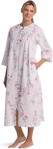 Miss Elaine Seersucker Short Robe, Short Sleeves, Snap Closure and Square Neckline in Saudi Arabia