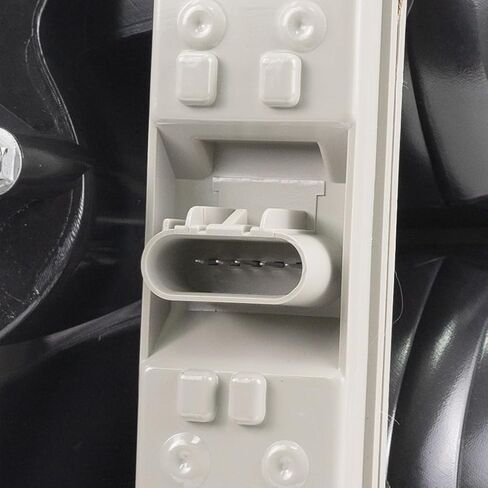 لسيارة تشيفي تريل بليزر 2002-2009 ضوء خلفي جانب السائق لـ GM2800150 | 15131578, 15097513 in Kuwait