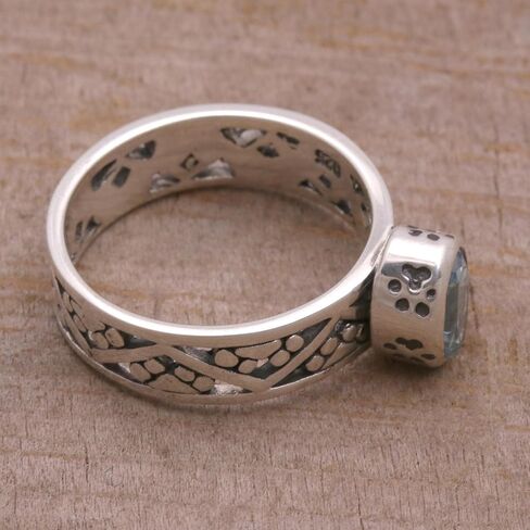 Novica Artisan صناعة يدوية .925 خاتم من الفضة الإسترليني الأزرق توباز بحجر واحد من بالي إندونيسيا على شكل حيوان جوهرة ميلاد Catdog "Paws For A Cause" in Saudi Arabia