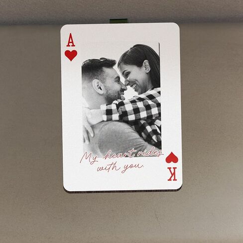 مشبك حاجب السيارة للصور الشخصية مع نمط بطاقة اللعب، خياران للألوان - 3 أحجام، ديكور حاجب الشمس لإطار صورة مخصص، هدايا عيد الحب للأزواج، هدية عيد الحب له، لها in Kuwait