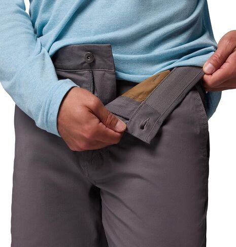 Columbia Men's ROC Chino Pant in Saudi Arabia