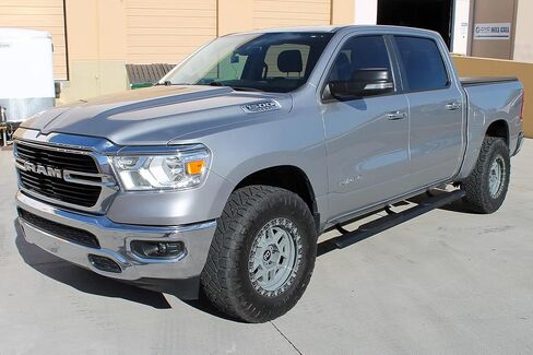 لوحات الجري من سلسلة Raptor بخطوات 5 بوصات بيضاوية الشكل من الألومنيوم الأسود المتوافقة مع الكابينة المزدوجة Tacoma 05-23 in Kuwait