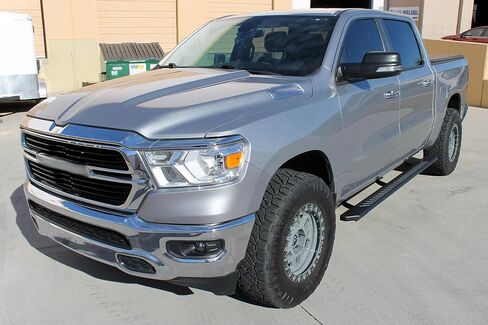 لوحات الجري من سلسلة Raptor بخطوات 5 بوصة طراز OEM مداس كامل من الألومنيوم الأسود متوافق مع 2024-2026 Tacoma Double Cab/Crew Cab in Kuwait