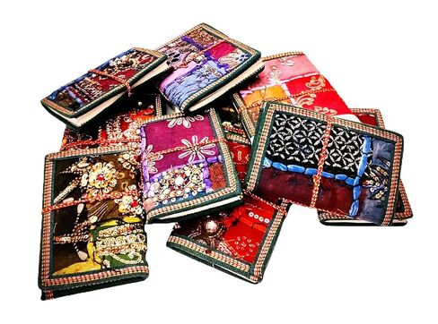 Rastogi Handicrafts Any One متنوعة ساري النسيج المرقعة ملزمة مجلة ملونة 6X4 بوصة كتابة المفكرة (حزمة من واحد) هدية عيد ميلاد لمذكراتها التجارية للجنسين in Saudi Arabia