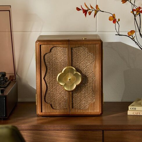 صندوق مجوهرات من خشب الجوز قابل للقفل مع مفتاح، صندوق تخزين منظم المجوهرات من 5 طبقات، حامل خشبي للقلائد والخواتم والأقراط والأساور (9.05 طول × 7.87 عرض × 10.43 ارتفاع) in Kuwait