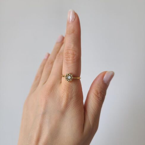 18K Gold Sunflower Ring for Women – Dainty Minimalist Henna Floral Band, Delicate Gold Flower Ring in Saudi Arabia