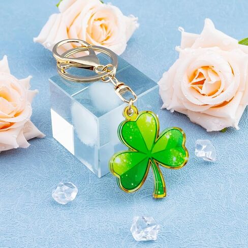 هدايا عيد القديس باتريك، هدايا أيرلندية للنساء، هدية عيد القديس باتريك للفتيات، هدية نعمة أيرلندية للنساء، 3 أوراق البرسيم، سلسلة مفاتيح شامروك خضراء، سحر الحظ الجيد مع بطاقة نعمة in Kuwait