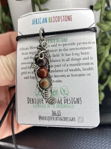 بازلاء حجر الدم الأفريقي القابلة للتخصيص في قرنة PeaPod (1،2،3،4،5 أو 6) سلك قلادة ملفوف بالفولاذ / الفضة / النحاس / البرونز / النحاس / التيتانيوم / الحديد الأسود / الذهب عيار 14 / الذهب الوردي عيار 14 / جوهرة النيوبيوم الأسود- in Kuwait