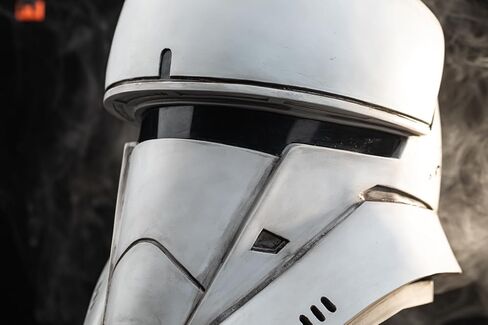 تانك تروبر خوذة قناع الدعائم التنكرية للرجال البالغين في الهالوين التنكرية، الراتنج in Kuwait