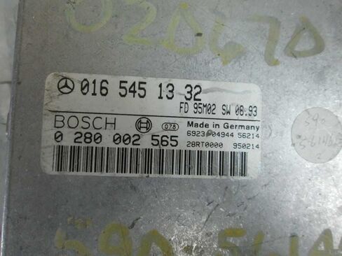 وحدة التحكم ECM للمحرك تناسب 94-95 متوافقة مع Mercedes E-Class 016 54513 32 0165451332 in Saudi Arabia