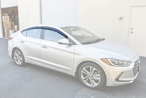 بديل لسيارة هيونداي النترا 2017-2020 | أقنعة EOS JDM Mugen ذات نمط شريطي وفتحات جانبية دخانية اللون وحارسة للنافذة in Kuwait