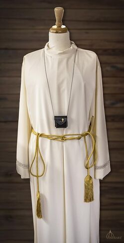 Venerare Italian Leather Burse for Pyx in Saudi Arabia