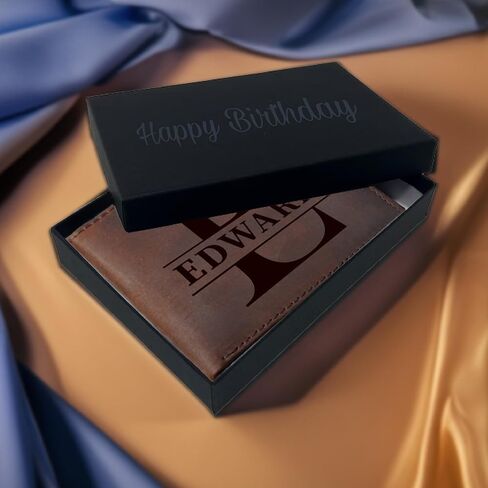 محفظة جلدية مخصصة للرجال - اسم منقوش مخصص أو حرف واحد فقط - محفظة ثنائية الطي تحجب RFID - حامل بطاقة جيب أمامي نحيف - هدية مخصصة للأب أو الزوج أو الصديق أو رفقاء العريس in Kuwait