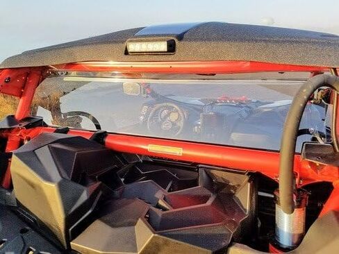 الزجاج الأمامي الخلفي Can Am Maverick X3 GP (مع فتحة تهوية) in Kuwait
