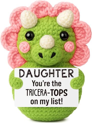 هدية عيد الحب المضحكة من xinezaa للأصدقاء، تريسيراتوبس كروشيه صغير مع علامة عيد ميلاد، ديكور مكتب ديناصور لطيف مصنوع يدويًا، هدية زميل عمل جالنتين بيستي in Kuwait