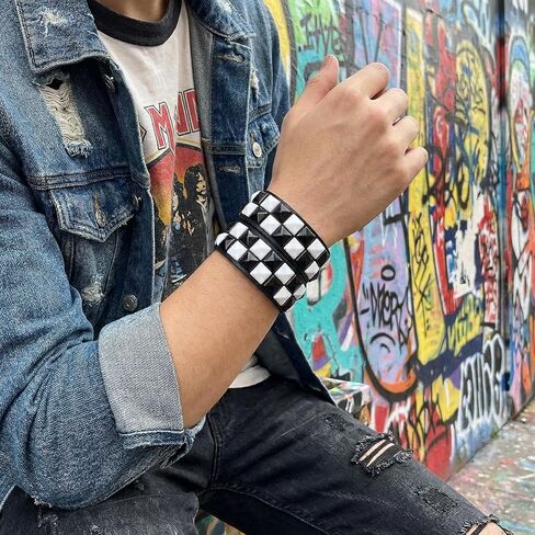 3 قطع سوار فاسق مرصع باللون الأسود والأبيض للرجال والنساء، مجموعة سوار معصم قوطي من الجلد الصناعي قابل للتعديل، إكسسوارات مجوهرات Emo Rock Spiked لهدايا الهالوين اليومية in Kuwait