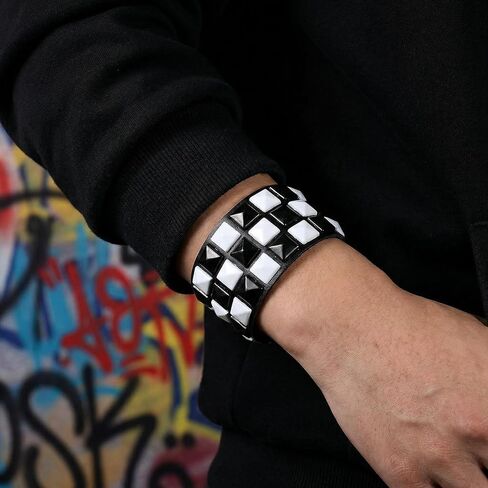 3 قطع سوار فاسق مرصع باللون الأسود والأبيض للرجال والنساء، مجموعة سوار معصم قوطي من الجلد الصناعي قابل للتعديل، إكسسوارات مجوهرات Emo Rock Spiked لهدايا الهالوين اليومية in Kuwait