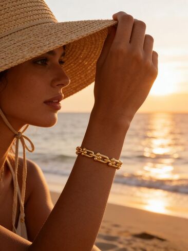 18K Gold Plated Stainless Steel Bracelet U-Shaped Horseshoe Clasp Cuff Bracelet Fashion Jewelry Women's Bracelet in Saudi Arabia