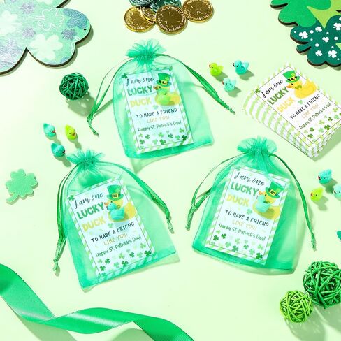 30 مجموعة من بطات الراتنج الصغيرة لعيد القديس باتريك مع بطاقات تهنئة وأكياس الأورجانزا وتماثيل البط المصغرة هدايا عيد القديس باتريك الأيرلندي لزملاء العمل وديكورات يوم القديس باتريك in Kuwait