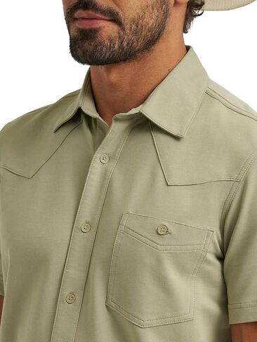 قميص ATG من Wrangler للرجال بأكمام قصيرة in Kuwait