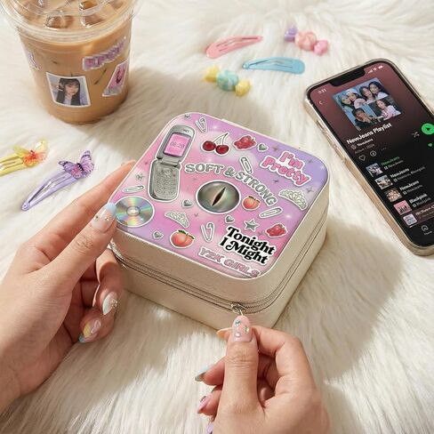 صندوق مجوهرات Y2K، منظم مجوهرات للسفر برسومات البوب ​​مستوحى من Y2K، حقيبة مجوهرات صغيرة بسحاب للأقراط والحلقات والإكسسوارات in Kuwait