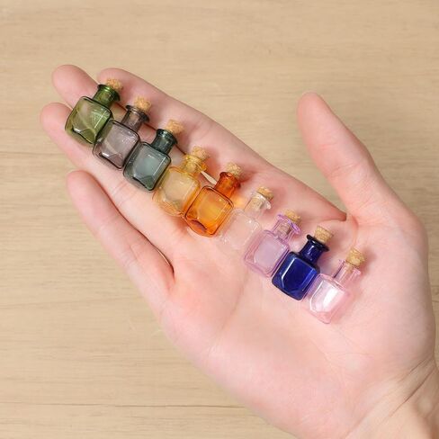 9 قطع زجاجات جرعة صغيرة ملونة، برطمانات زجاجية صغيرة مستطيلة 2 مل، برطمانات صغيرة مع سدادات من الفلين لتزيين حفلات الزفاف الممتعة in Kuwait