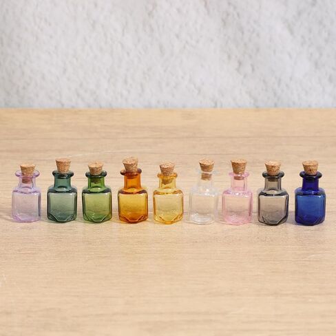 9 قطع زجاجات جرعة صغيرة ملونة، برطمانات زجاجية صغيرة مستطيلة 2 مل، برطمانات صغيرة مع سدادات من الفلين لتزيين حفلات الزفاف الممتعة in Kuwait