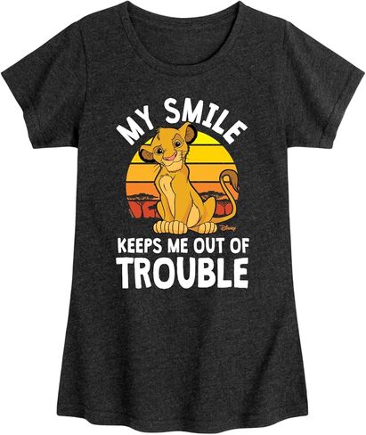 تي شيرت Disney The Lion King - Simba - My Smile Keep Me Out of Trouble - تي شيرت برسومات قصيرة الأكمام للفتيات الصغيرات والشباب in Saudi Arabia