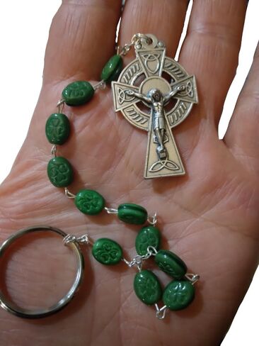 Ó SÚILLEABHÁIN SULLIVAN'S Green An Paidrin Beag Penal Rosary Keychain Shamrock Beads Single Decade Rosary Beads MADE IN IRELAND in Saudi Arabia
