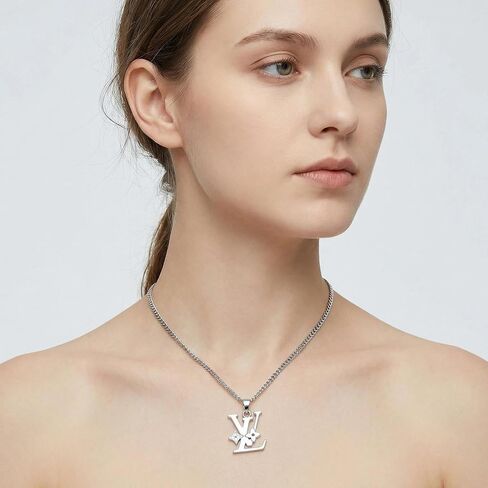 قلادة ساحرة مصقولة راقية، تصميم بسيط وأنيق، إكسسوار يومي فاخر in Kuwait