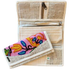 محفظة مطرزة ثلاثية الطي من القنب - وردي أو أخضر من Asatre (أخضر فاتح) in Kuwait