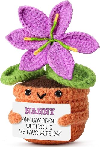 هدايا عيد ميلاد للأم من الابن والابنة - زنبق كروشيه عاطفي مع رسالة خاصة للأم - تذكار فريد وحشو تخزين - ديكور لطيف للمنزل والمكتب للأم in Kuwait