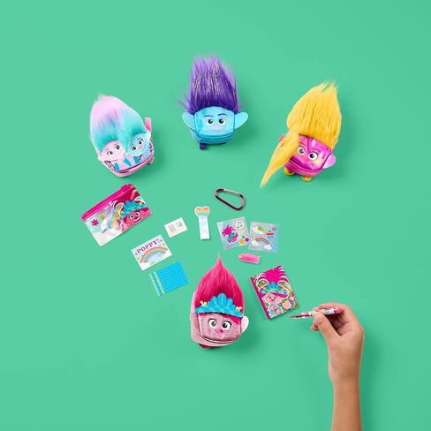 حقيبة ظهر REAL LITTLES Trolls Band Together مع 6 مفاجآت قرطاسية صغيرة بالداخل! 4 قطع للجمع - بوبي، برانش، فيفا، ساتان وشانيل - قد تختلف الأنماط in Kuwait