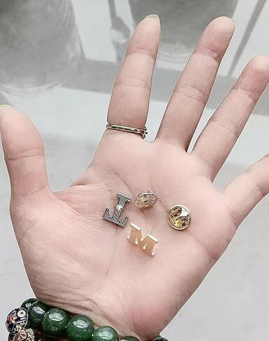 Gold and silver gold and silver men's and women's suit brooches with metal buttons in Saudi Arabia