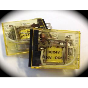 IDEC RH1B-ULDC24V Power Relay, SPDT, 24VDC, 10A, Plug in