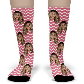 Bleu Reign قم بتحميل جوارب شيفرون المخصصة لوجهك - جوارب صور شخصية بنمط أنيق - هدية مضحكة للرجال والنساء وأعياد الميلاد والكريسماس والحفلات in Kuwait