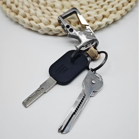 سلسلة مفاتيح شديدة التحمل مع أداة جيب متعددة 8 في 1، سلسلة مفاتيح فتاحة الزجاجات، سلسلة مفاتيح بحلقة مفاتيح، هدية للرجال والصديق والأب in Kuwait