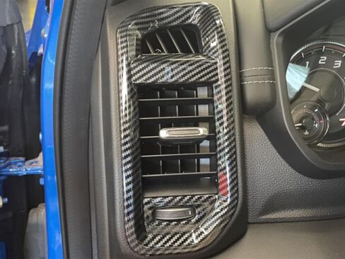 ملحقات منفذ الهواء من ألياف الكربون لـ 2019-2024 Ram 1500 2500 3500 - مفتاح ميكانيكي - مشغل زر الضغط - التشغيل اليدوي in Kuwait