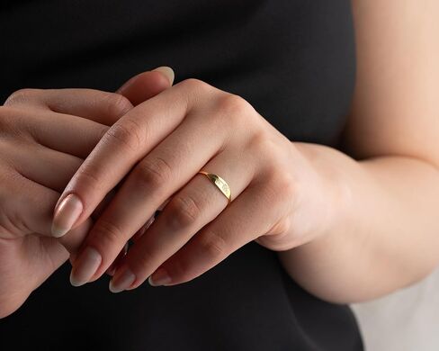 Sterling Silver Personalized Birthflower Ring – Custom Engraved Floral Design Thin Slim Band Ring for Women, Minimalist Everyday Jewelry in Saudi Arabia