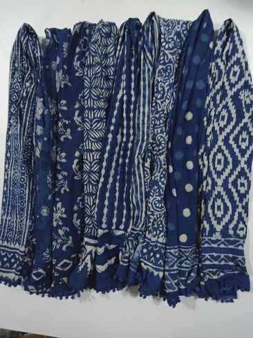 INDIANHANDICRAFTS 5 قطع مزيج من الأوشحة الهندية ذات الطباعة النيلية، طباعة دابو وشاح قطني للنساء أوشحة مقاس 22 × 72 بوصة ملابس حفلات نسائية سرق in Saudi Arabia