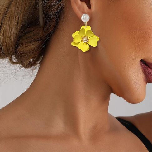 Dreuyet Bohemian Daisy Flower Earrings Necklace Set for Women Boho Layered Matte Long Petal Earring Dainty Floral Pearl Necklace Wedding Spring Holiday Jewelry in Saudi Arabia