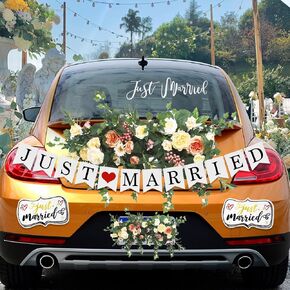 4 قطع من مجموعة ديكورات سيارات الزفاف Just Married مع مغناطيسات مزخرفة كبيرة مقاس 12 × 7، وشارات نافذة مقاس 22.4 × 5، ولافتة لتزيين المركبات في يوم الزفاف وشهر العسل in Kuwait