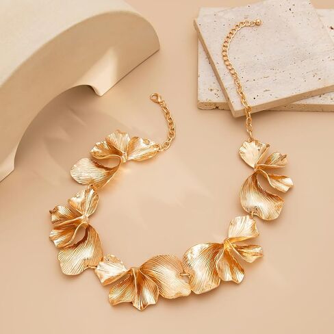Chunky Flower Statement Necklace for Women Large Gold Floral Choker Necklaces Irregular Geometric Petal Necklace Trendy Party Jewelry Accessories in Saudi Arabia
