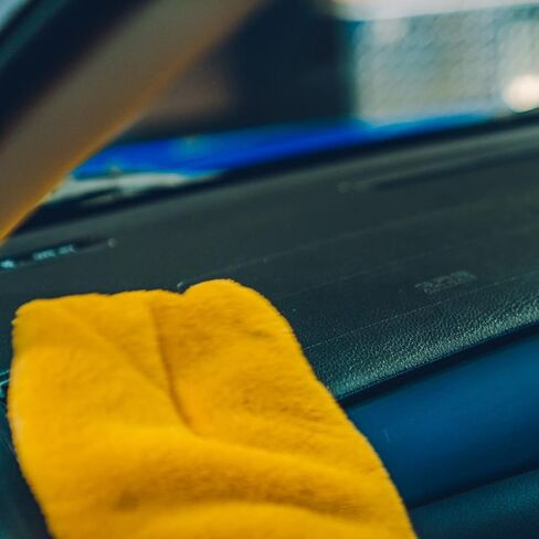 Meguiar's Ultimate Interior Detailer 450ml for a satin finish in Saudi Arabia